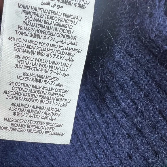 BODEN Sweater Floral Embroidered - Picture 9 of 9